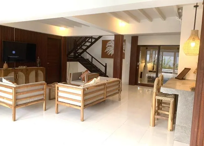 Valari - Legian - 5 Bedrooms ヴィラ スミニャック