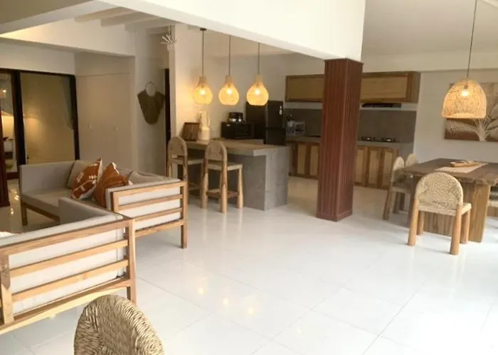 Valari - Legian - 5 Bedrooms ヴィラ スミニャック
